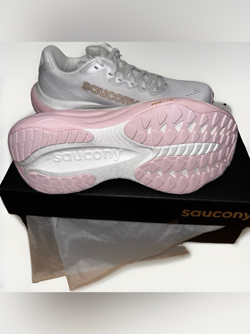 Saucony Women's Ride 19 Running Shoes – Size 7.5– White/Silk Pink – S11055-151